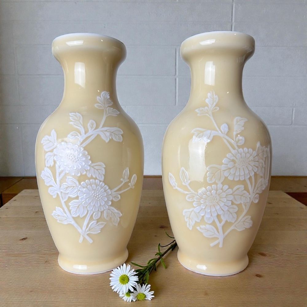 Antique Chinese Jingdezhen vases in glazed yellow porcelain, RARE Collectible